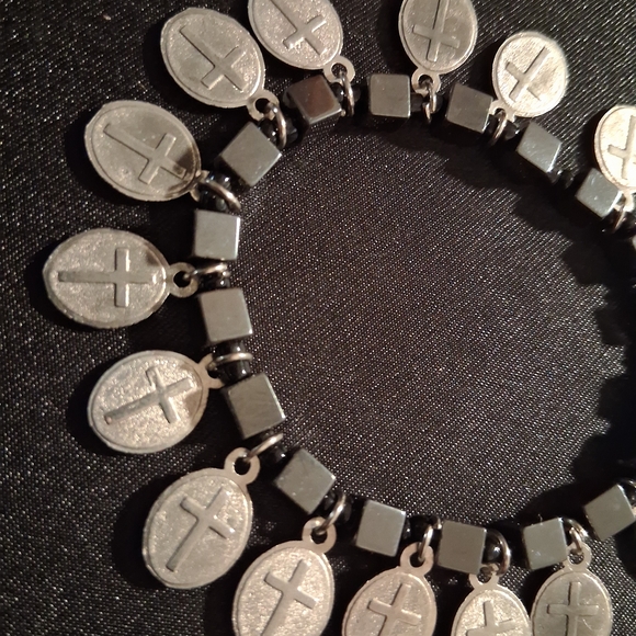 Christian Catholic Silver Charm Bracelet with Colorful Portraits Of Saints. - Picture 6 of 10
